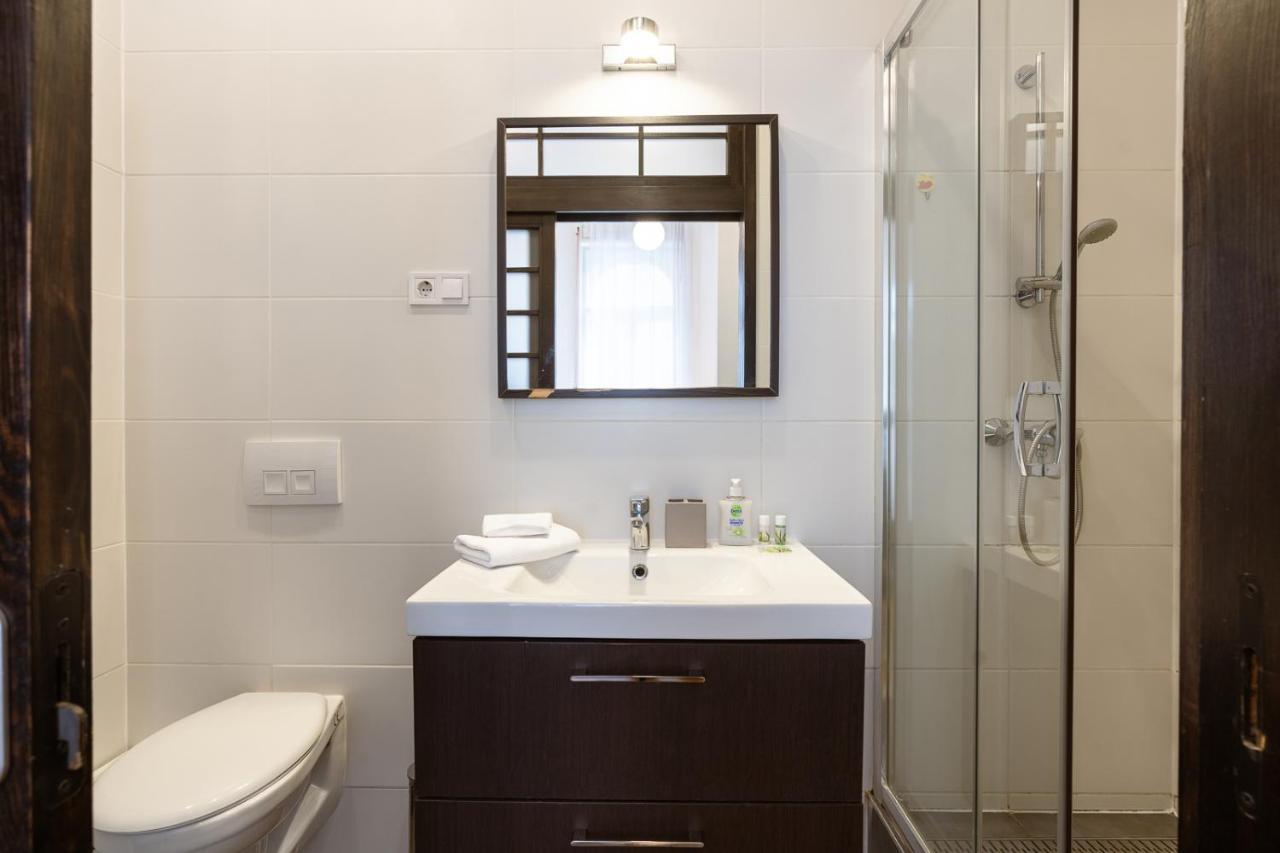Bright Two-bedroom By The New York Palace Budapest